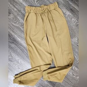 Lululemon joggers size 4 NWOT
